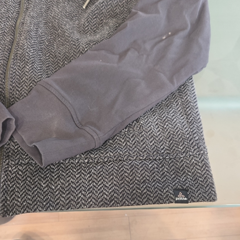 Prana Black Logo Patch Jacket Label - image 2